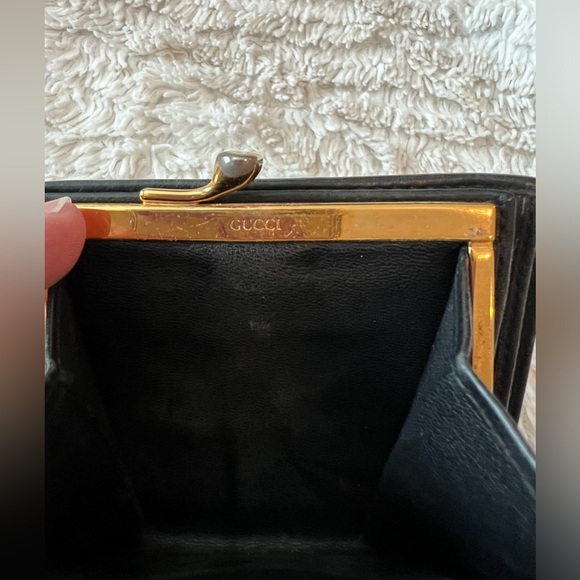 Gucci Supple Black Leather Bi-fold Horseshoe Kisslock - Picture 9 of 14